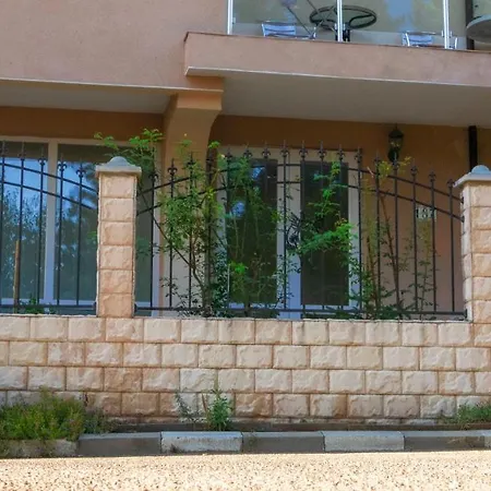 Real Guest house *